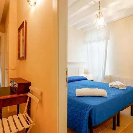 Canaletto Apartamento *