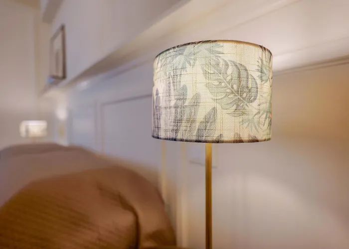 Canaletto By Lesdomus