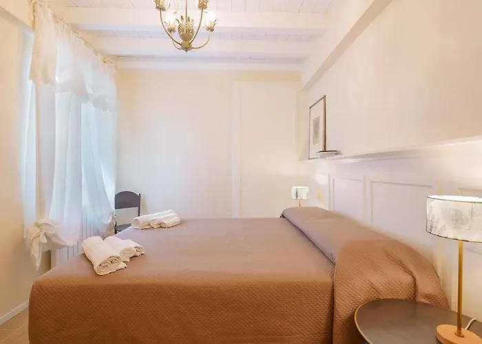 Canaletto By Lesdomus *