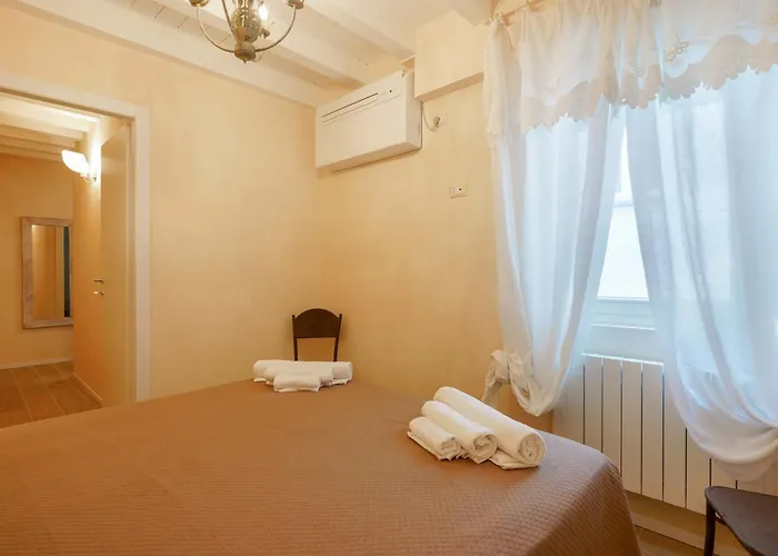 Canaletto By Lesdomus * بولونيا